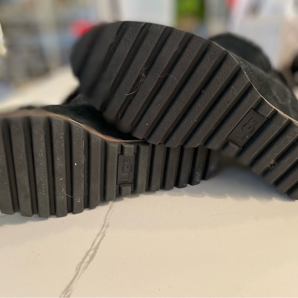 Rarely worn, extremely comfortable UGG 3" hidden wedge booties. Fleece lined 8.5 - Picture 3 of 5